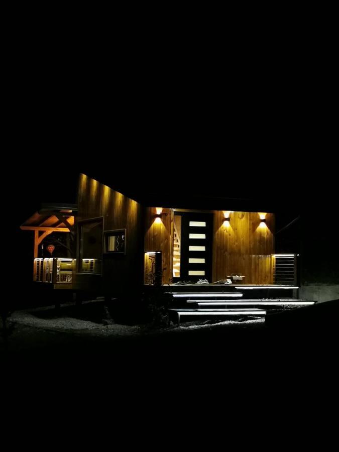 Moodysun Studio, Remote Tiny Home คอมาร์นิค ภายนอก รูปภาพ