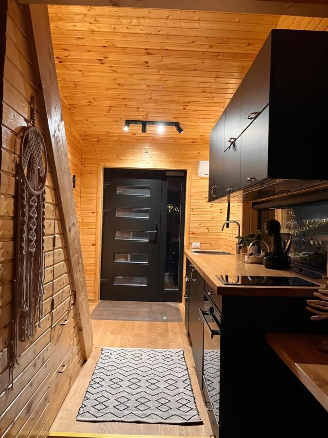 Moodysun Studio, Remote Tiny Home คอมาร์นิค ภายนอก รูปภาพ